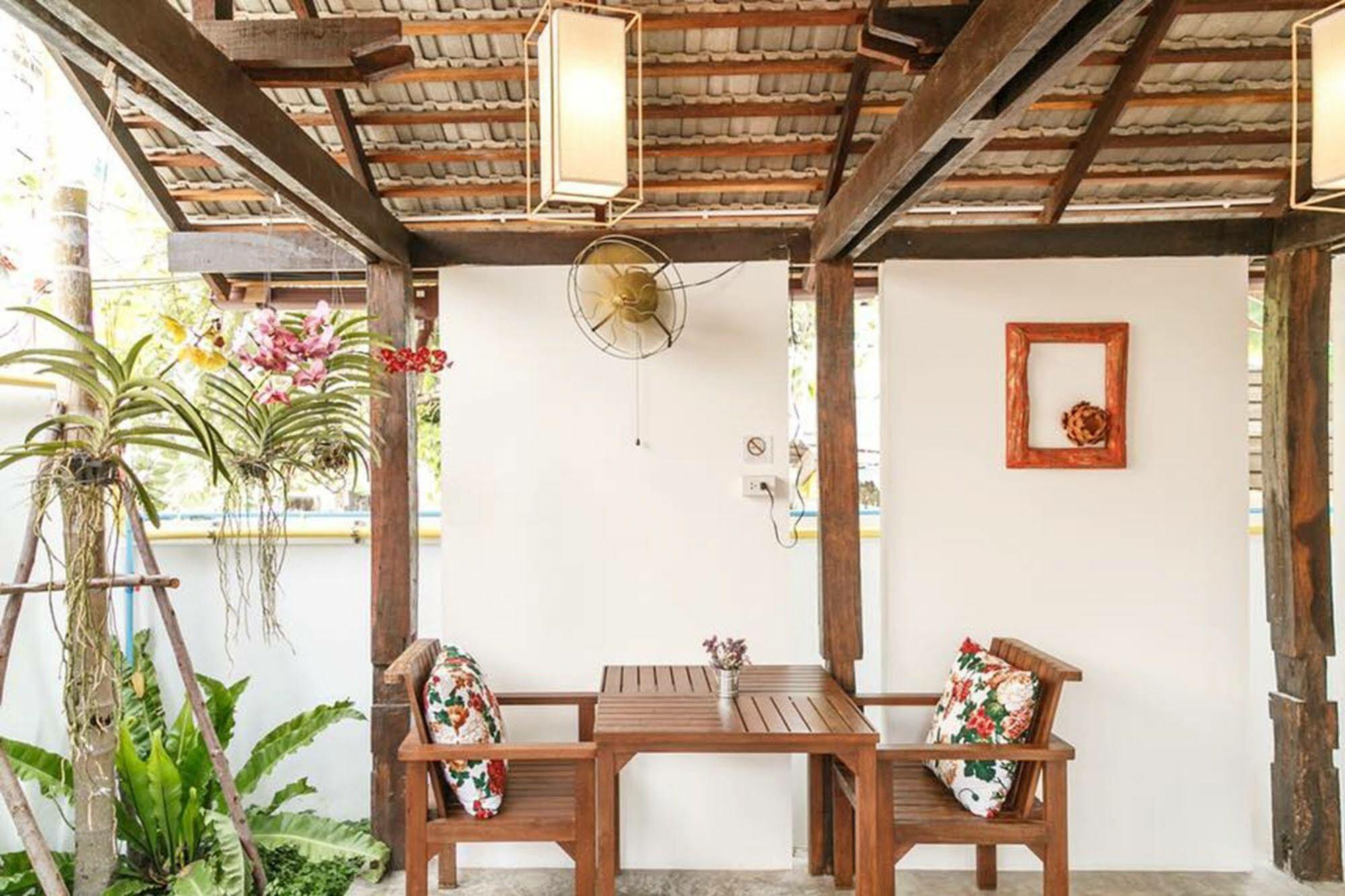 The Home Chiangmai Luxury Guesthouse Csiangmaj Kültér fotó
